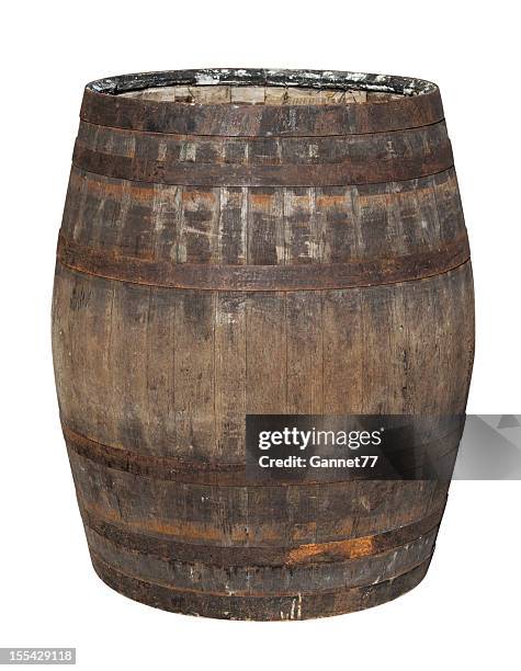 旧オークバレル白で分離 - barrels ストックフォトと画像