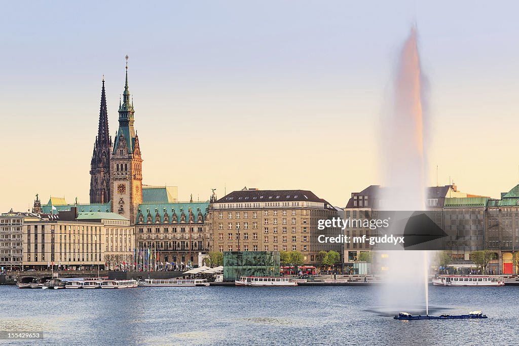 Hamburg Alster Lake, Town hall