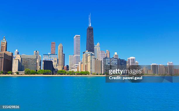 skyline von chicago - lake shore drive chicago stock-fotos und bilder
