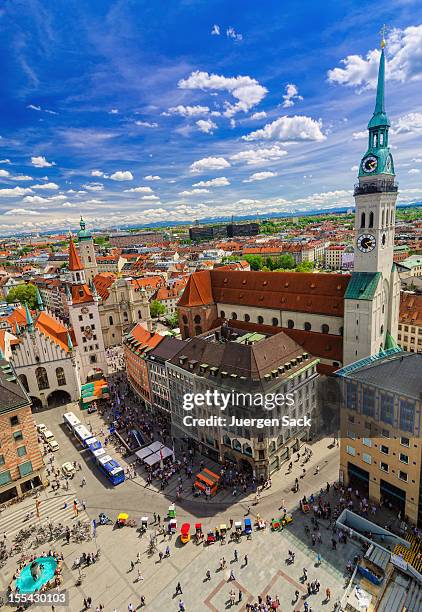 vista a la ciudad de munich - marienplatz fotografías e imágenes de stock