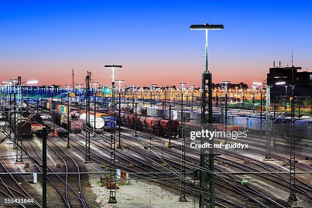 freight trains, waggons and railways - hamburg germany stockfoto's en -beelden