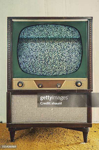 vintage television - beeldbuis stockfoto's en -beelden