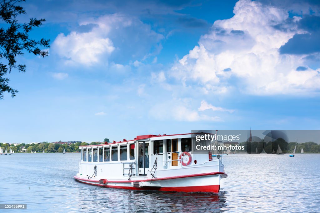 Alsterdampfer on the Alsterlake
