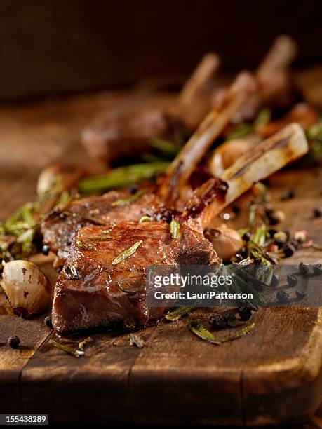 braised lamb chops - kotlett med ben bildbanksfoton och bilder
