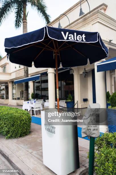 valet parking - park service stock pictures, royalty-free photos & images