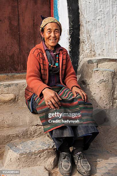 tibetan woman, mustang - 羅馬丹 個照片及圖片檔