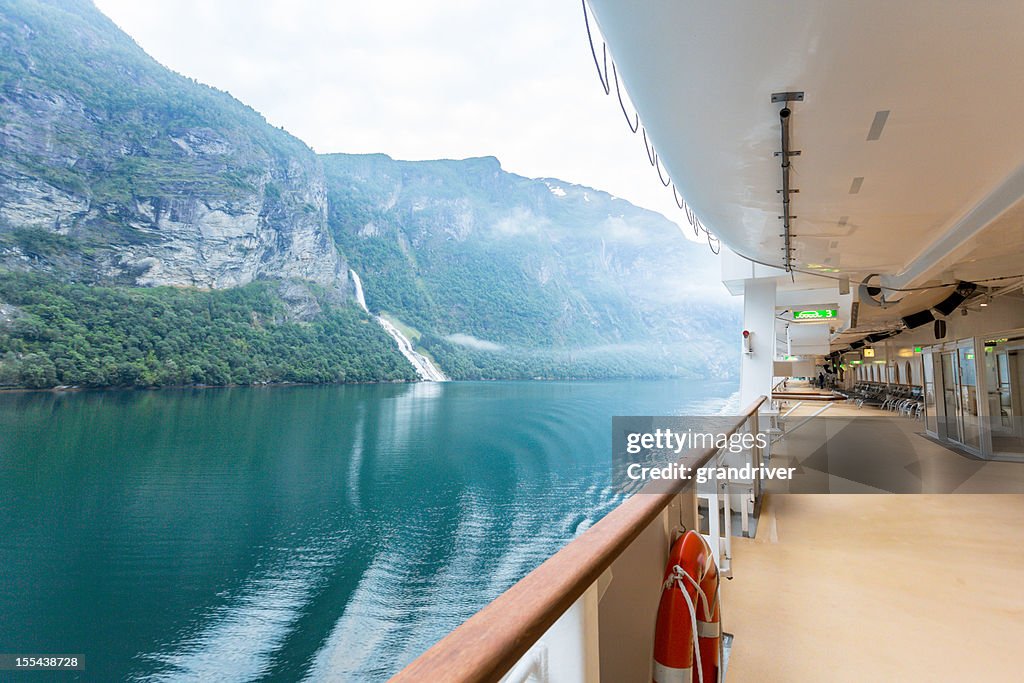 Fjord Blick auf einem Kreuzfahrtschiff
