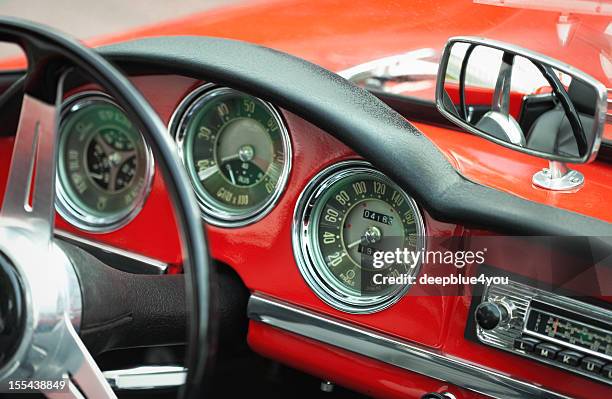 oldtimer cockpit - auto radio stockfoto's en -beelden