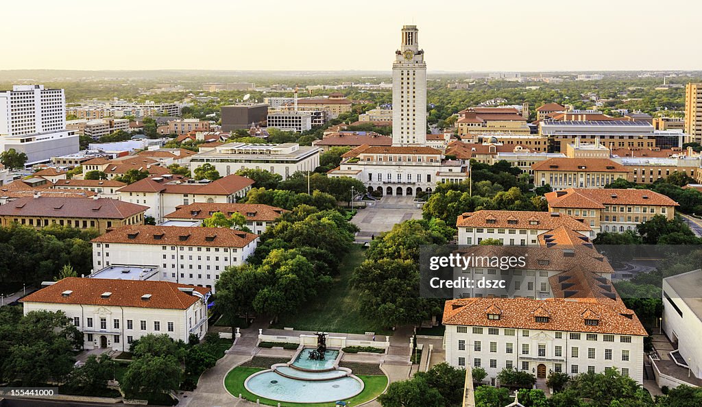 University of Texas, Austin campus (UT) bei Sonnenuntergang Luftaufnahme