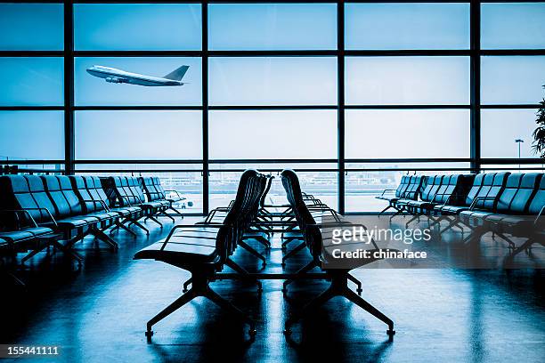 terminal de aeropuerto - airport empty gate fotografías e imágenes de stock