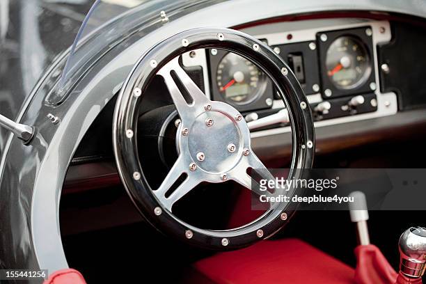 oldtimer cockpit - classic car restoration stockfoto's en -beelden