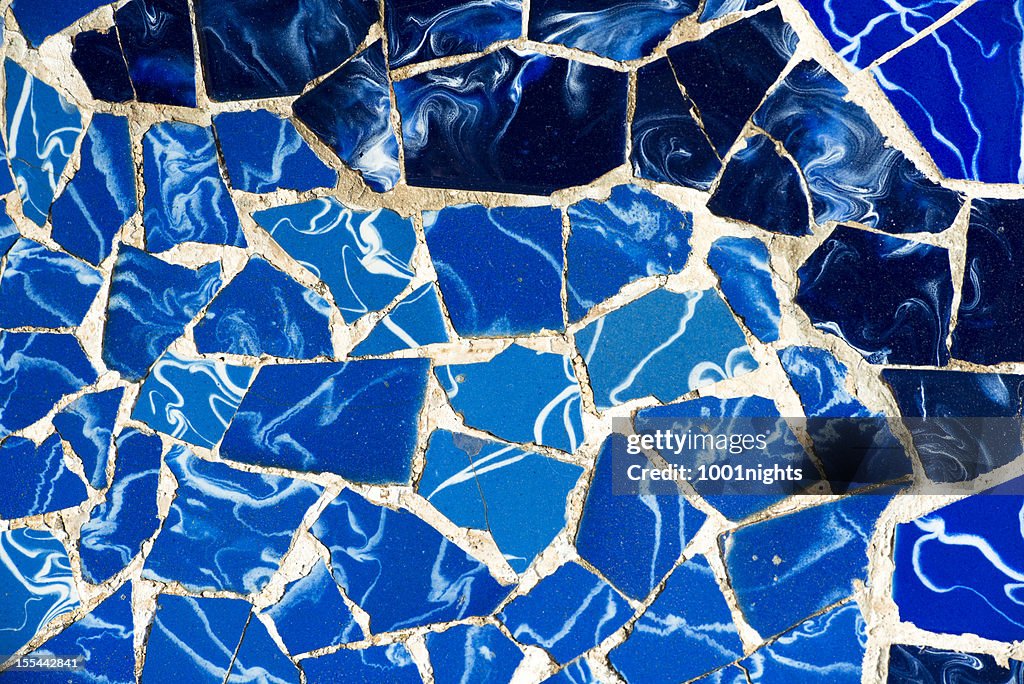 Quebrado mosaico de azulejos