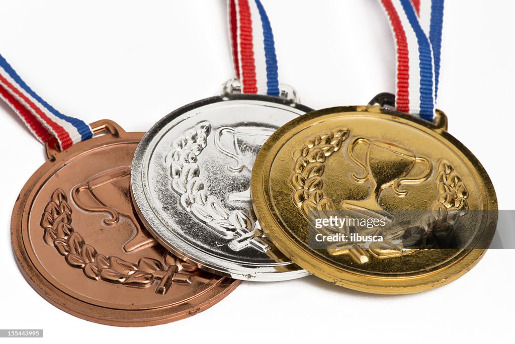 Medalhas olímpicas isolado a branco