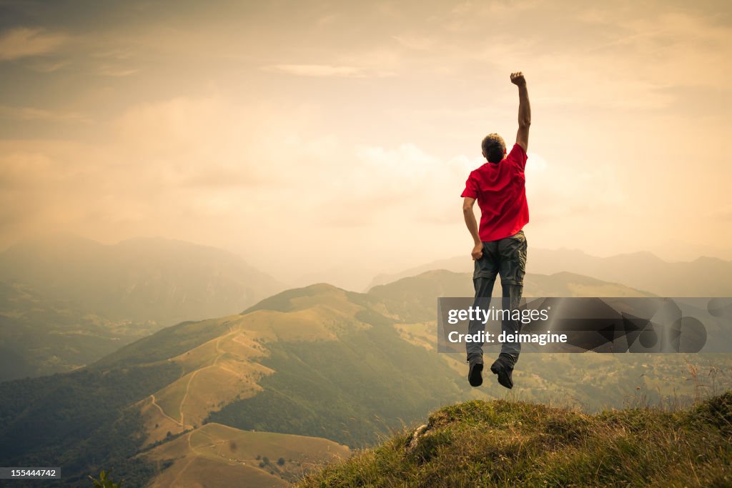 Walker Hiker homem Saltar para Voo