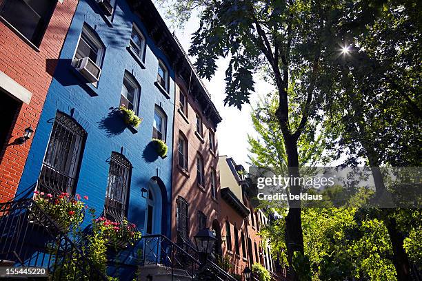 brooklyn brownstones - gentrification stock pictures, royalty-free photos & images