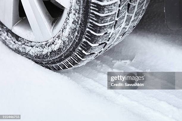 de invierno tire - rueda fotografías e imágenes de stock