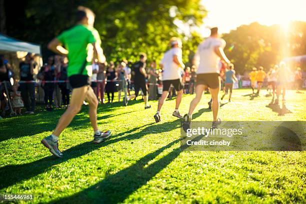 staffel in der sonne - hamburger-sport-verein stock-fotos und bilder