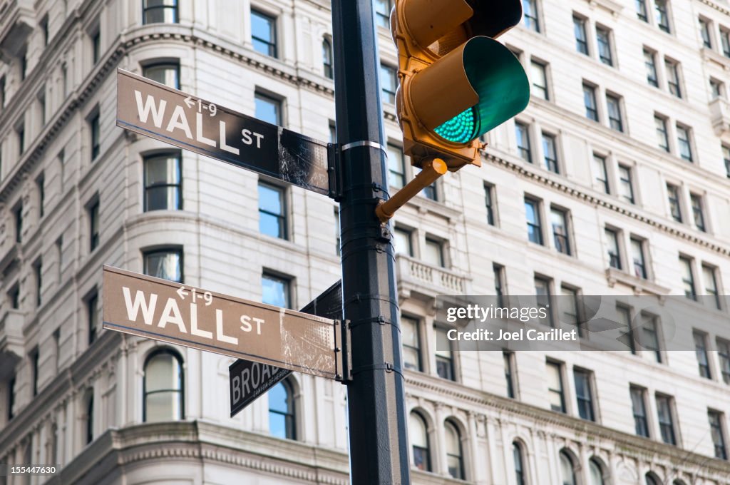 Wall Street green light