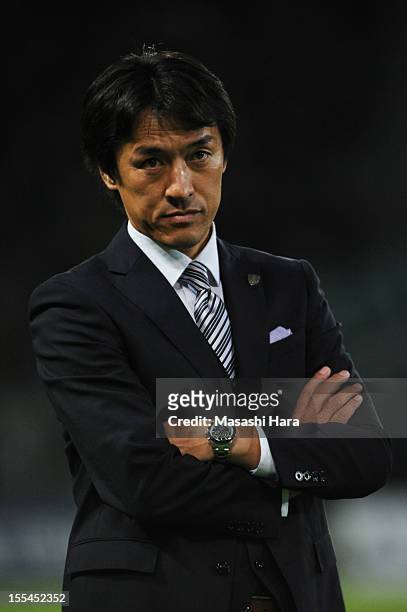 Motohiro Yamaguchi, coach of Yokohama FC looks on during the J.League second division match between Tokyo Verdy and Yokohama FC at Ajinomoto Stadium...
