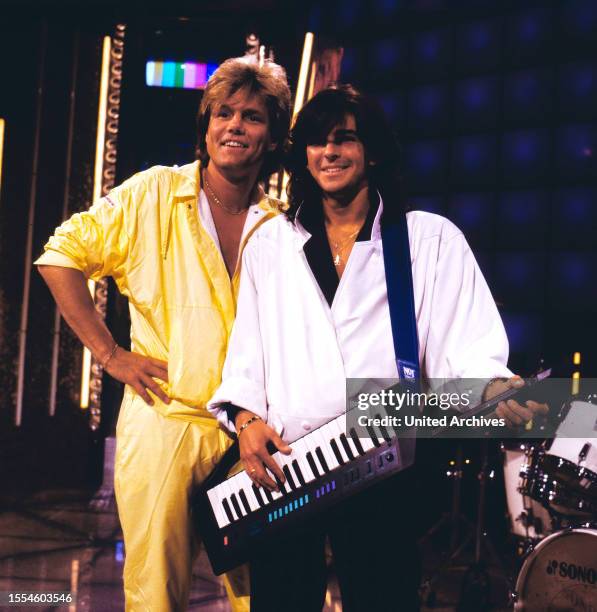 Rock-Pop Music Hall, ZDF Musiksendung, Deutschland Bild: Modern Talking, deutsches Popmusik-Duo mit Dieter Bohlen und Thomas Anders.