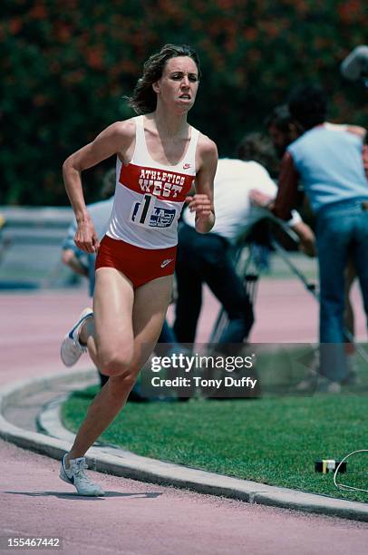 Mary Decker runs on the track during the U.C.L.A.-Pepsi track and field meet on May 15, 1983 in Los Angeles, California.