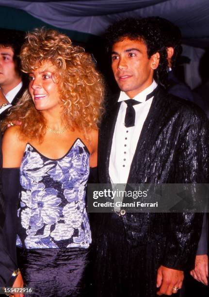The Mexican soccer player of Real Madrid Hugo Sanchez, and wife Madrid, Castilla La Mancha, Spain .
