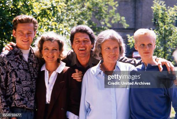 Der Landarzt, Fernsehserie, Deutschland 1987 - 2013, Darsteller: Hendrik Martz, Gila von Weitershausen, Christian Quadflieg, Antje Weisgerber,...