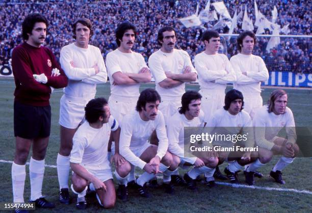 The Soccer team of Real Madrid, 1975; the second kneeling, is the current Spanish national team coach, Vicente del Bosque, World Champion in 2010,...