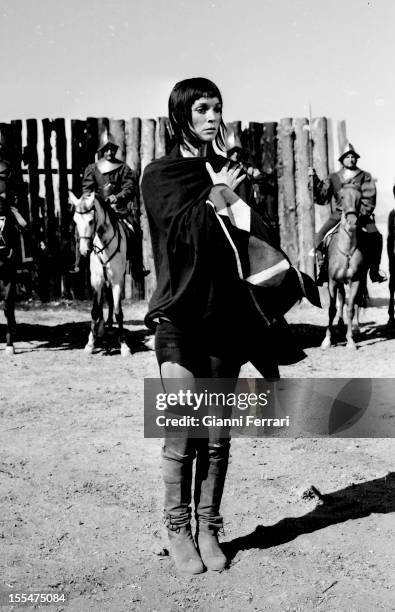 The Italian actress Elsa Martinelli during the filming of the movie `La Araucana, near Madrid Madrid, Castilla La Mancha, Spain. .