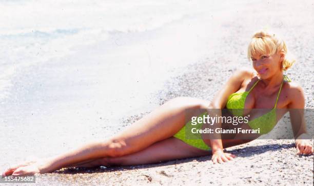 The French actress and dancer Marlene Mourreau during a holiday in Valencia, 15th June 1998, Valencia, Levante, Spain..