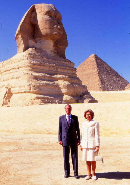 The Spanish Kings Juan Carlos and Sofia, on their official trip to Egypt, visiting the Pyramids, Twenty First February 1997, Cairo, Egypt. .