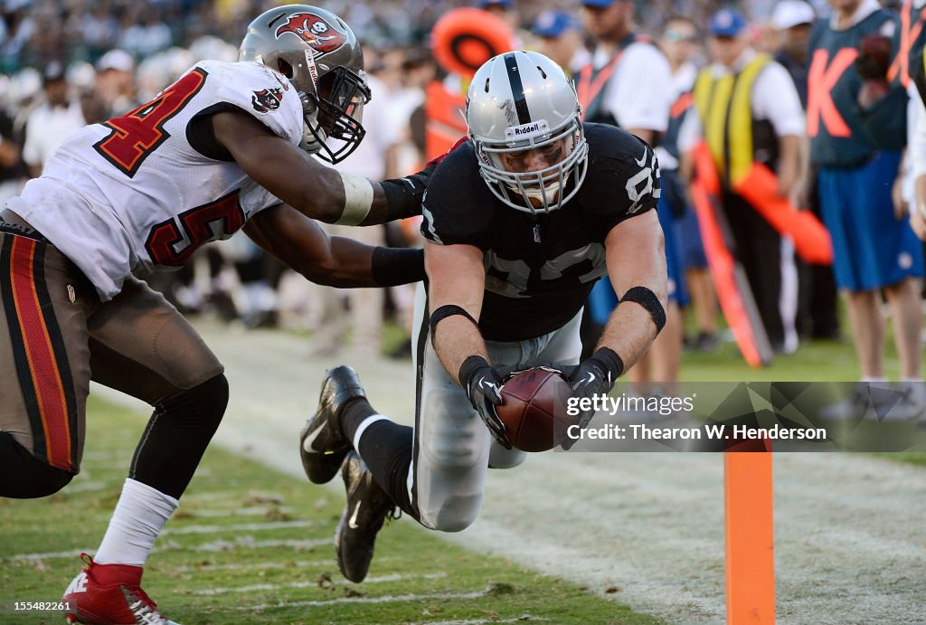 Tampa Bay Buccaneers v Oakland Raiders