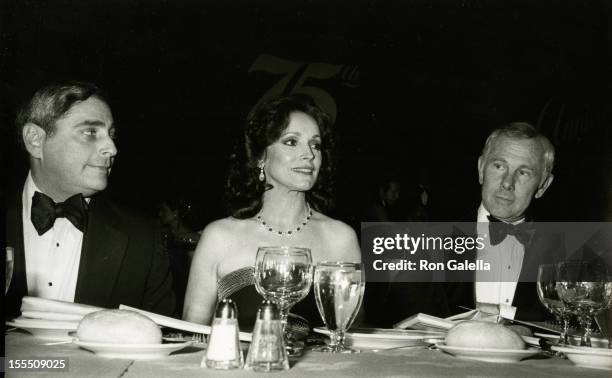 Television Executive Fred Silverman, actor Johnny Carson and wife Joanna Carson attend Friar's Club Entertainer of the Year Salute to Johnny Carson...