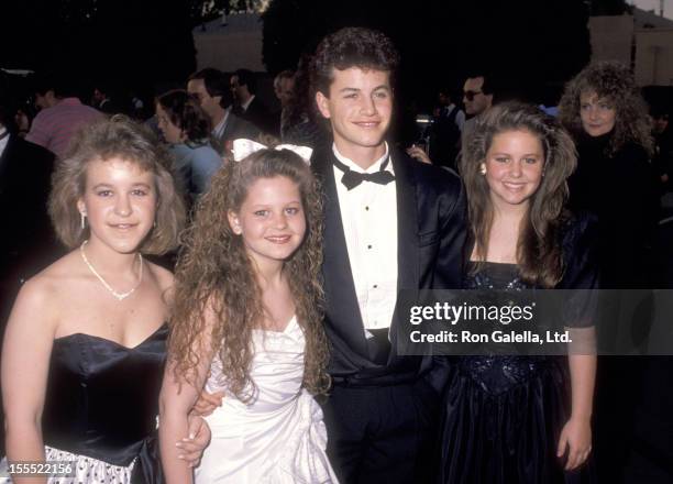 Actress Candace Cameron, Actor Kirk Cameron, sisters Melissa Cameron, and Bridgette Cameron attend the 15th Annual People's Choice Awards on March...