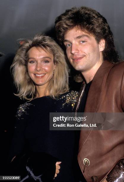 Actress Cynthia Rhodes and musician Richard Marx attend the Dirty Dancing New York City Premiere on August 17, 1987 at the Gemini 1 & 2 in New York...