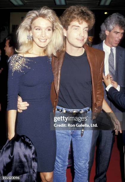 Actress Cynthia Rhodes and musician Richard Marx attend the Dirty Dancing New York City Premiere on August 17, 1987 at the Gemini 1 & 2 in New York...