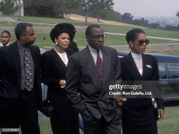 57 Funeral Of Sammy Davis Jr Stock Photos, High-Res Pictures, and
