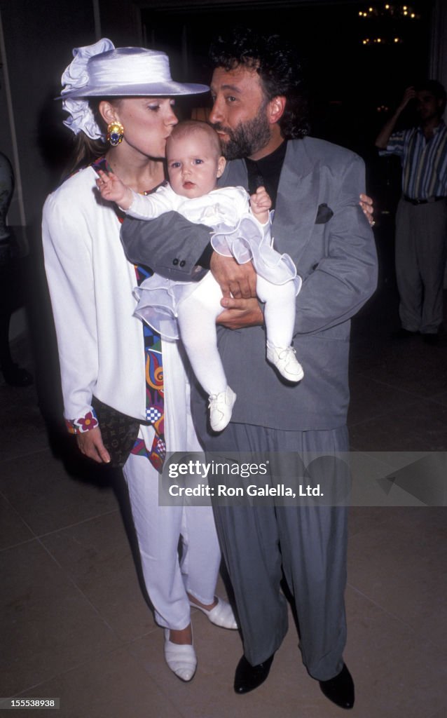 Comedian Yakov Smirnoff, wife Linda Dreeszen and daughter Natasha... News Photo Getty Images