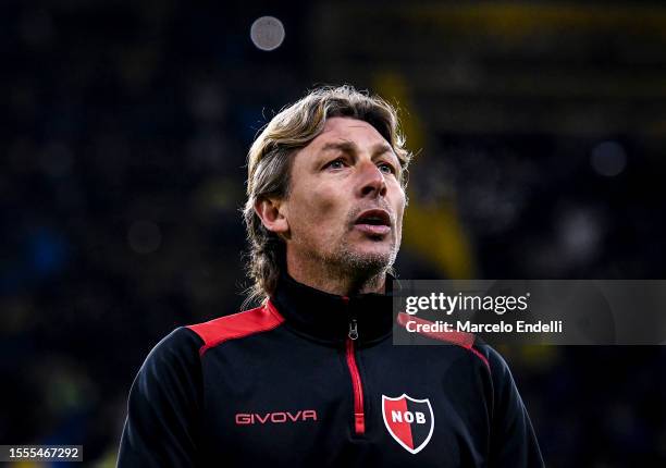 Gabriel Heinze coach of Newells Old Boys looks on prior a Liga Profesional 2023 match between Boca Juniors and Newell's Old Boys at Estadio Alberto...