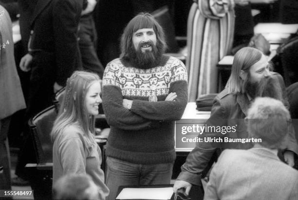 Gabriele Gottwald and Walter Schwenninger in the plenary chamber of the Federal German Parliament on March 29, 1983 in Bonn, Germany. The Greens,...