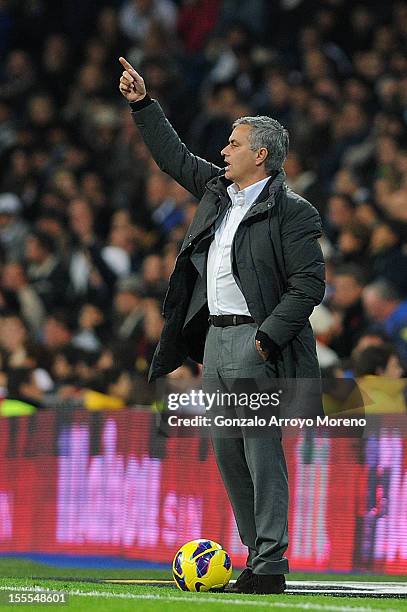 Head Coach Joe Mourinho of Real Madrid CF gives instructions during the La Liga match between Real Madrid CF and Real Zaragoza at Estadio Santiago...