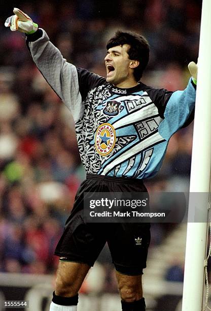 Newcastle United goalkeeper Pavel Srnicek shouts to his team mates during an FA Carling Premiership match against Middlesbrough at the Cellnet...