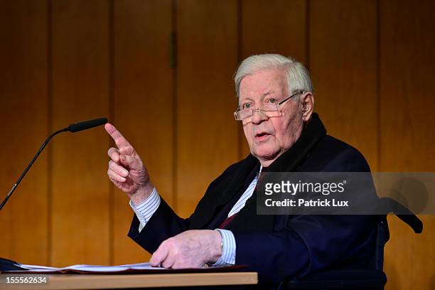 Former German Chancellor Helmut Schmidt speaks at a ceremony at the Kirchdorf/Wilhelmsburg Gymnasium high school on the day the school officially...