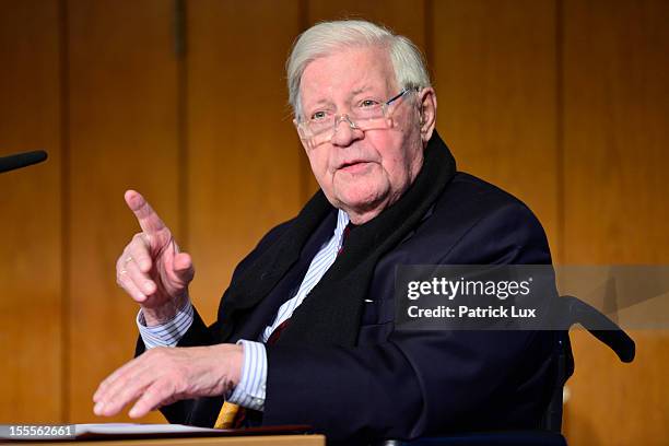 Former German Chancellor Helmut Schmidt speaks at a ceremony at the Kirchdorf/Wilhelmsburg Gymnasium high school on the day the school officially...