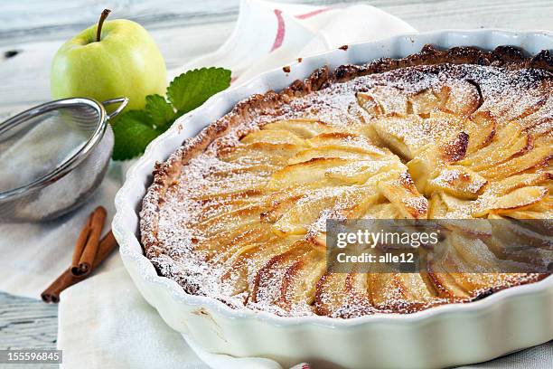 apple pie - appeltaart stockfoto's en -beelden