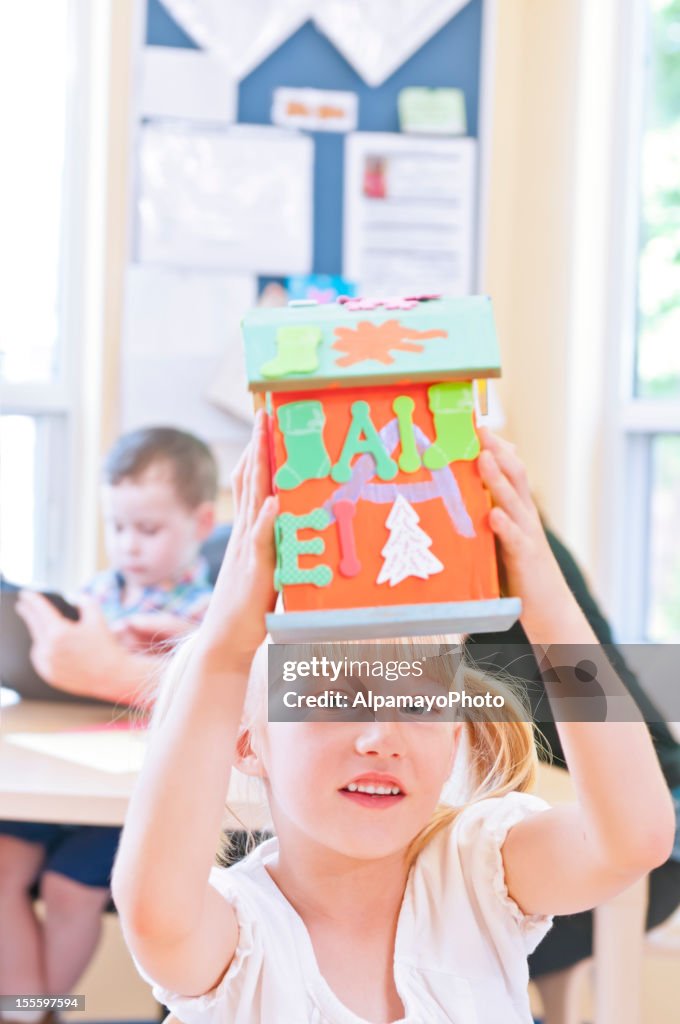 Kindergarden a los niños y a la infancia de educación-V