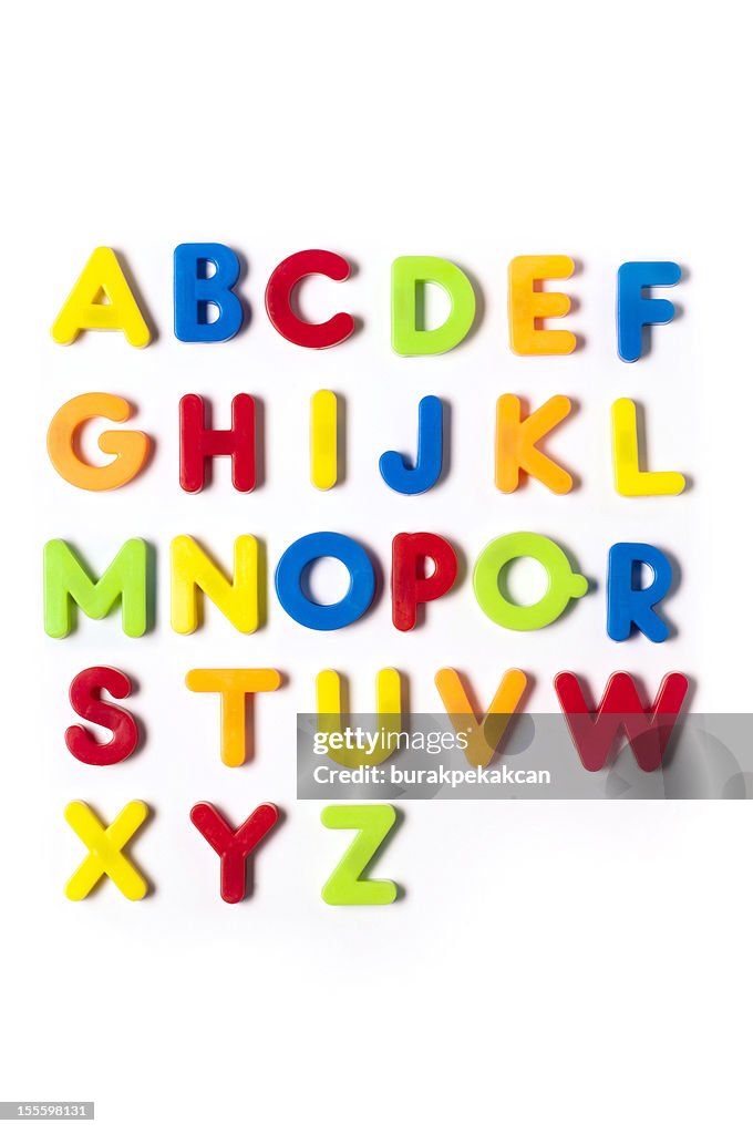 Die britische alphabet Buchstaben in Kunststoff-Spielzeug Zeichen, Weißer Hintergrund