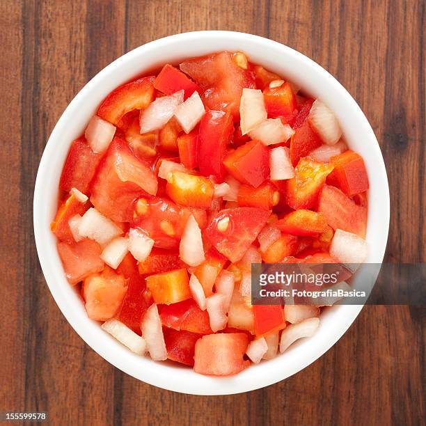insalata di pomodori - chopped tomatoes foto e immagini stock