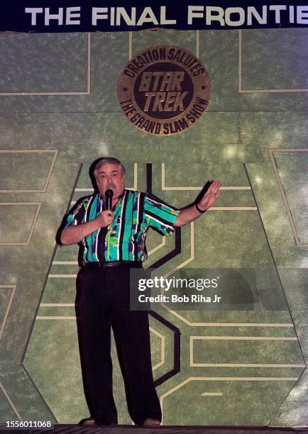 Actor James Doohan talks to fans from stage at Star Trek Convention, March 19, 1994 in Pasadena, California.