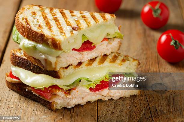 sándwiches panini. - panini fotografías e imágenes de stock